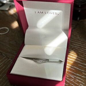 Helzberg diamond chevron accent band 14 kw 1/2 ctw white gold